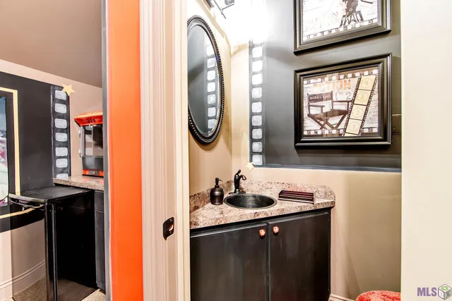 $1,250,000 | 188 Brady Bunch Lane, Lockport, LA 70374