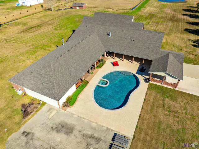 $1,250,000 | 188 Brady Bunch Lane, Lockport, LA 70374