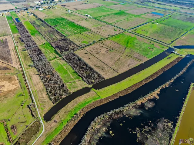 $1,250,000 | 188 Brady Bunch Lane, Lockport, LA 70374