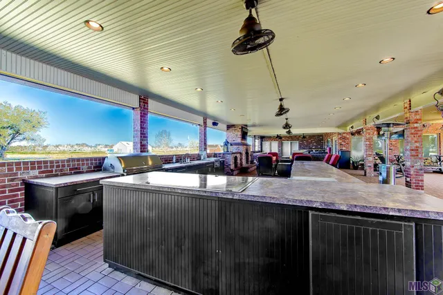 $1,250,000 | 188 Brady Bunch Lane, Lockport, LA 70374