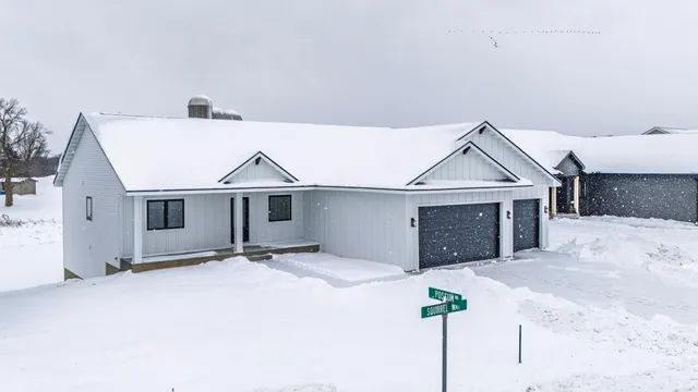 $535,000 | 1660 Squirrel Way, New Richmond, WI 54017