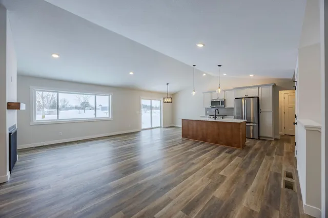 $535,000 | 1660 Squirrel Way, New Richmond, WI 54017