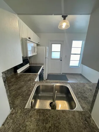 $2,000 | 3777 Northwest 78th Avenue, Unit 1C, Davie, FL 33024