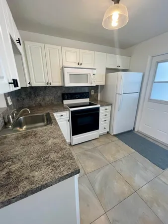 $2,000 | 3777 Northwest 78th Avenue, Unit 1C, Davie, FL 33024