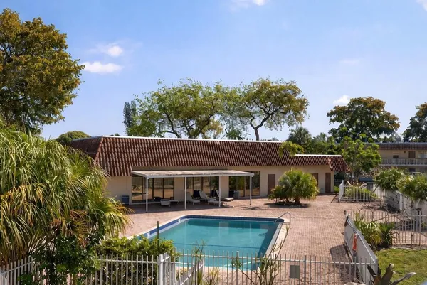 $2,000 | 3777 Northwest 78th Avenue, Unit 1C, Davie, FL 33024