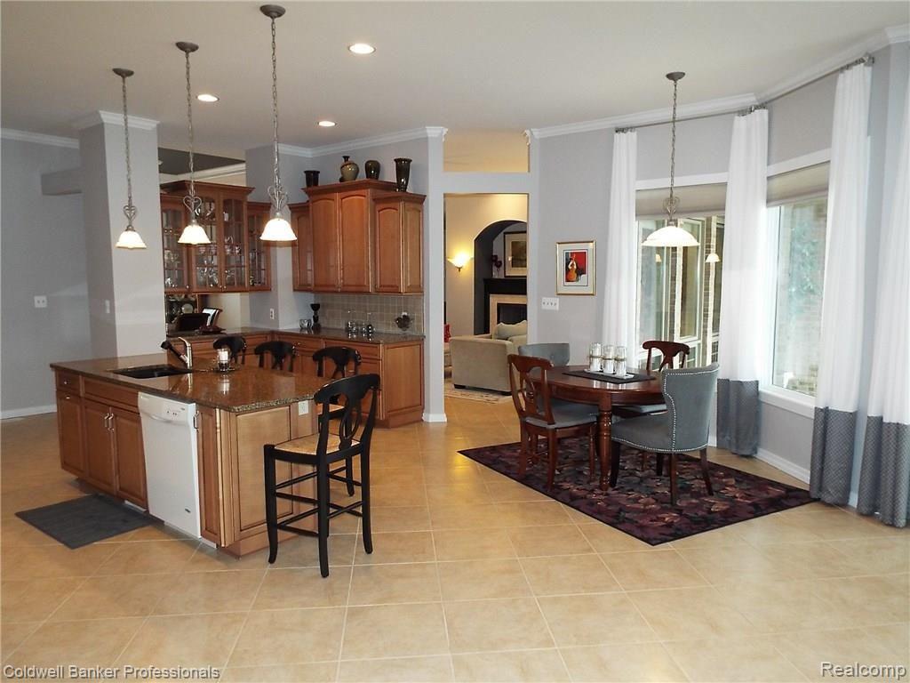 3379 Pleasant Valley Road Brighton, MI 48114 - Photo 8 of 34 PLEASANT VALLEY 3379 (12).JPG