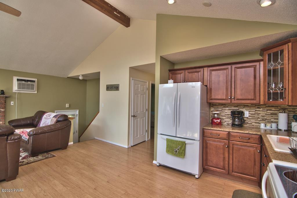 2639-105 Boulder Road Lake Ariel, PA 18436 - Photo 6 of 35 Kitchen