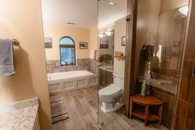 $525,000 | 101 Beachway Drive, Fox River Grove, IL 60021