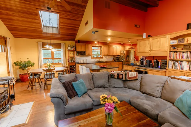 $525,000 | 101 Beachway Drive, Fox River Grove, IL 60021