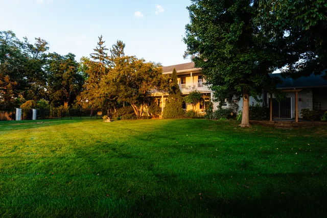 $525,000 | 101 Beachway Drive, Fox River Grove, IL 60021