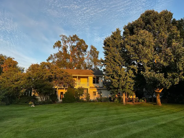 $525,000 | 101 Beachway Drive, Fox River Grove, IL 60021