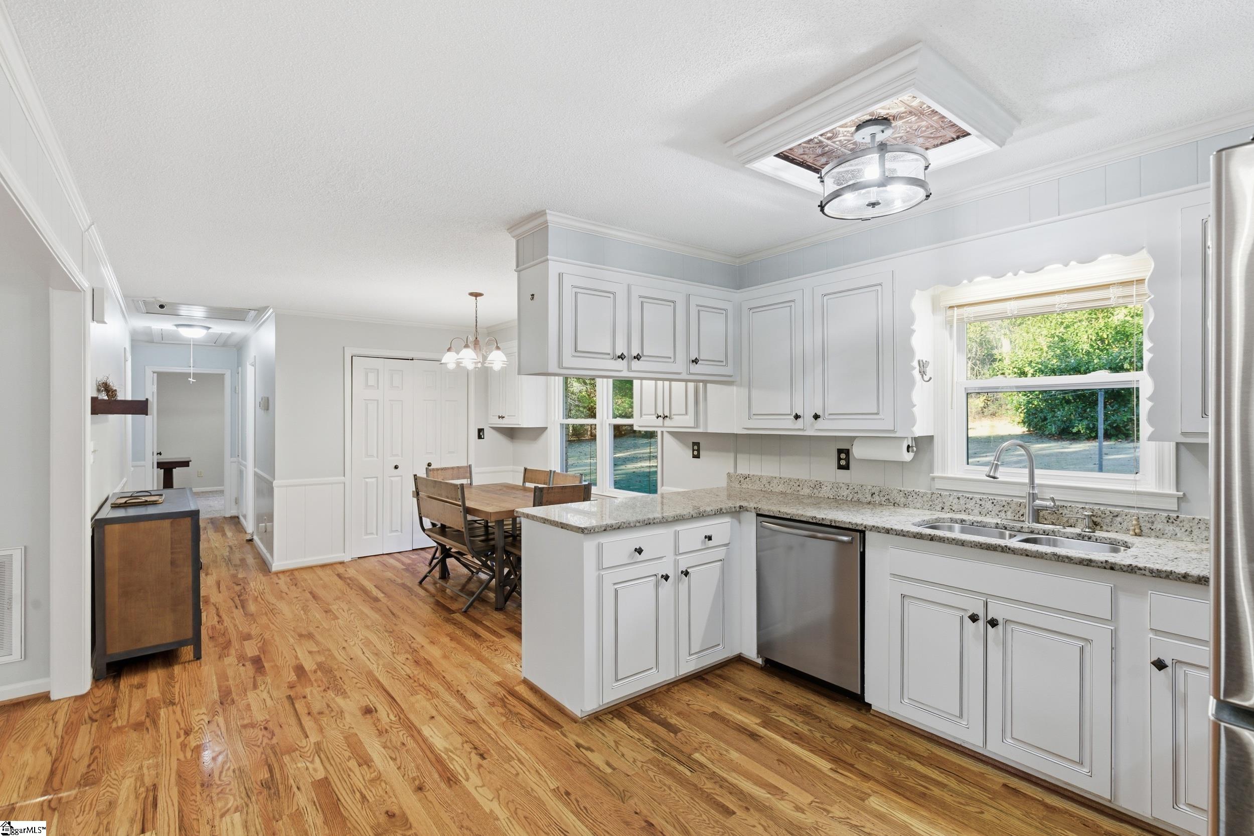 944 Black Snake Road Easley, SC 29640 - Photo 8 of 39