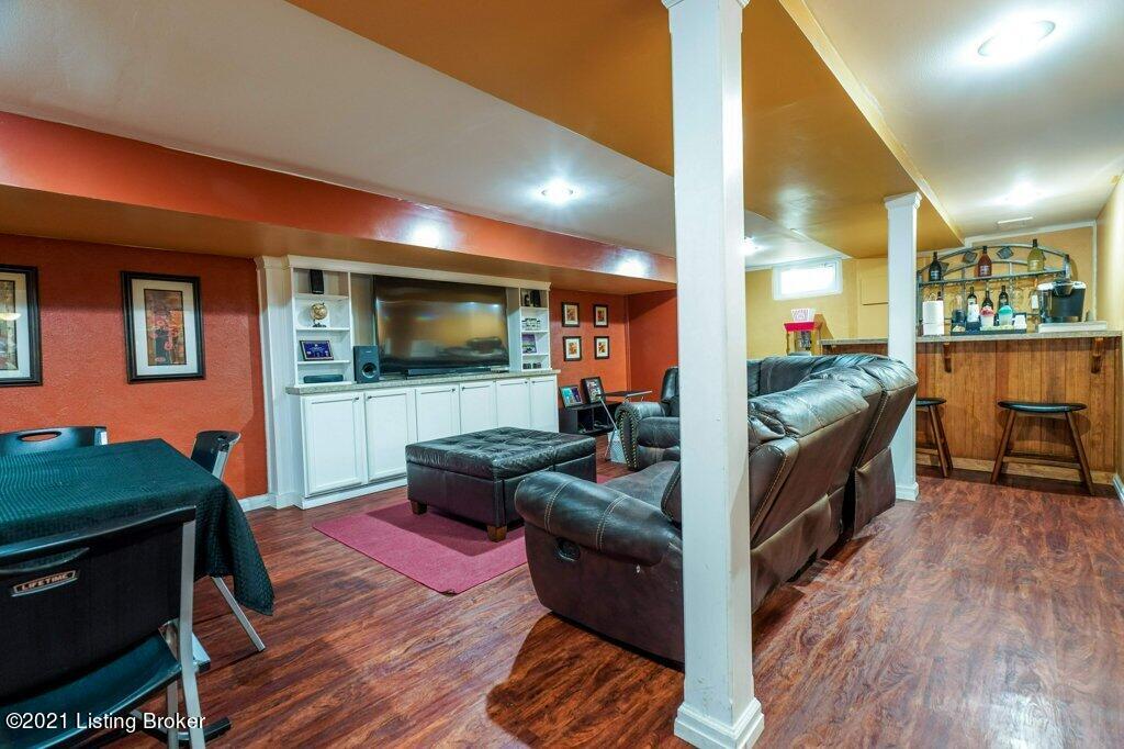 3324 Janell Road Louisville, KY 40216 - Photo 10 of 30 010-6604-10_m