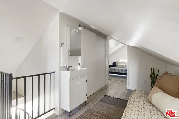 $4,750 | 211 South Burlington Avenue, Los Angeles, CA 90057