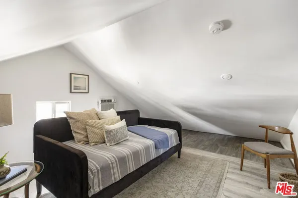 $4,750 | 211 South Burlington Avenue, Los Angeles, CA 90057