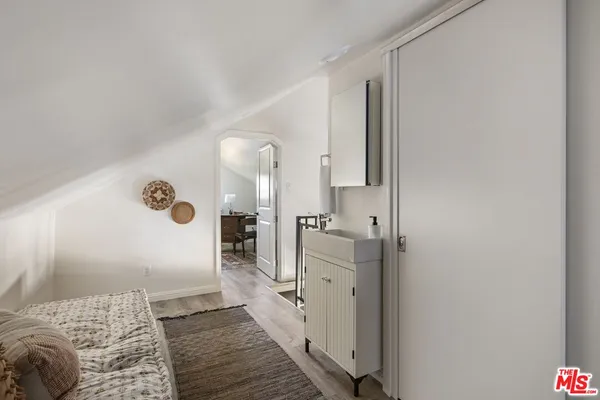 $4,750 | 211 South Burlington Avenue, Los Angeles, CA 90057