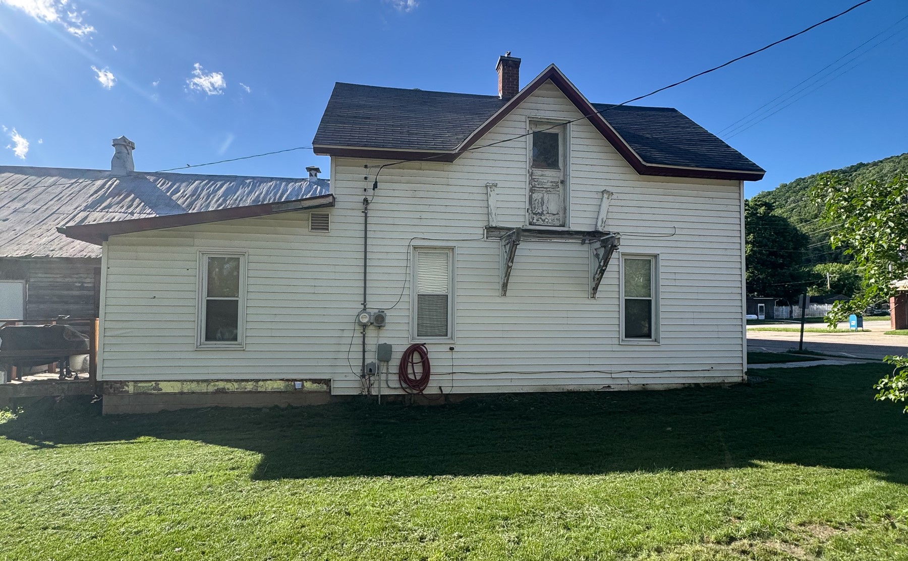 109 North Main Street Cochrane, WI 54622 - Photo 2 of 10