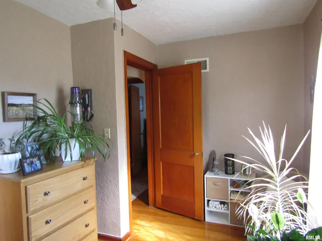 $147,500 | 1320 North Broadway Street, Lewistown, IL 61542