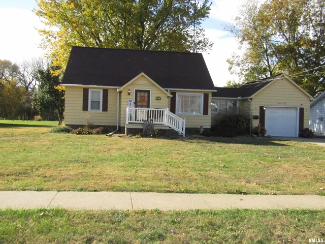 $147,500 | 1320 North Broadway Street, Lewistown, IL 61542