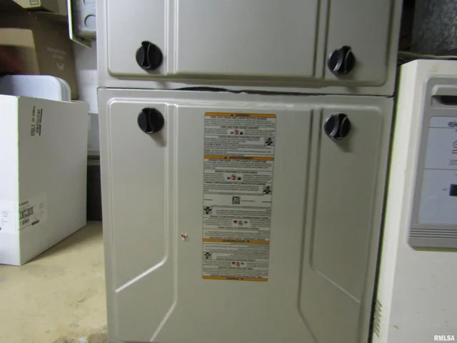 $147,500 | 1320 North Broadway Street, Lewistown, IL 61542