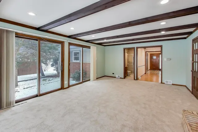 $3,850 | 12111 68th Court, Palos Heights, IL 60463