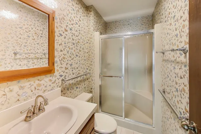 $3,850 | 12111 68th Court, Palos Heights, IL 60463