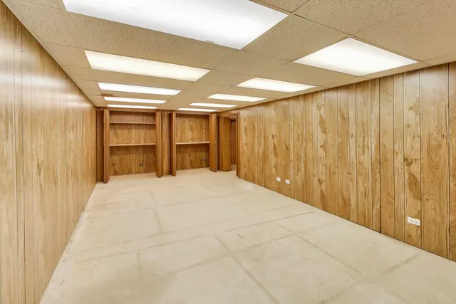 $3,850 | 12111 68th Court, Palos Heights, IL 60463