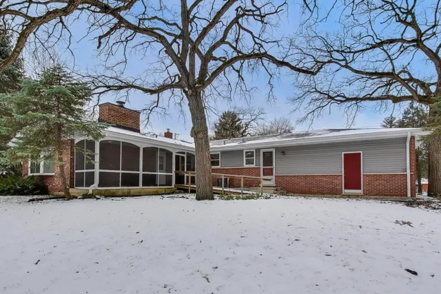 $3,850 | 12111 68th Court, Palos Heights, IL 60463