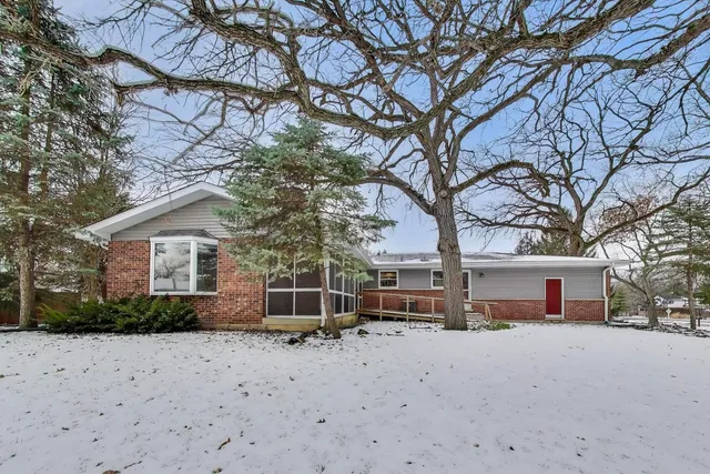 $3,850 | 12111 68th Court, Palos Heights, IL 60463