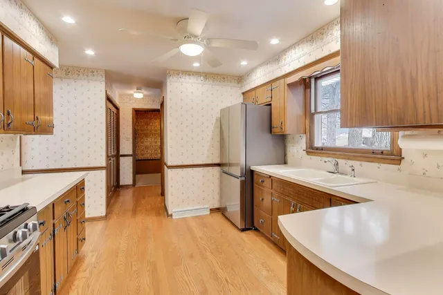 $3,850 | 12111 68th Court, Palos Heights, IL 60463