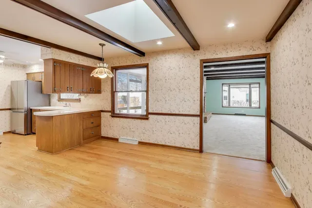 $3,850 | 12111 68th Court, Palos Heights, IL 60463