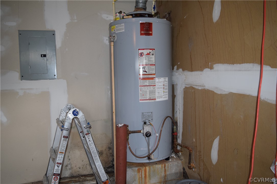 16718 Amherst Ridge Court Colonial Heights, VA 23834 - Photo 29 of 35 Newer Water Heater
