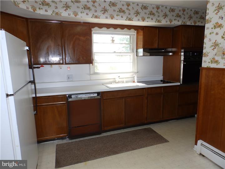 212 Stump Road North Wales, PA 19454 - Photo 6 of 16 Kitchen