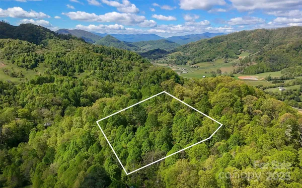 a view of a tennis court