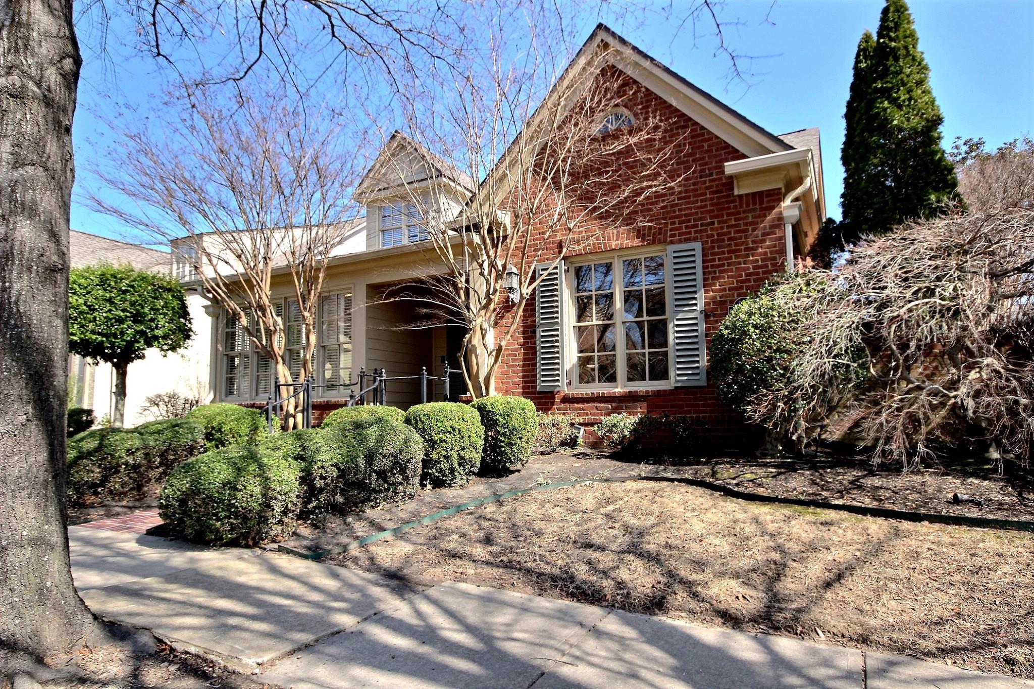 302 Colbert Street East Collierville, TN 38017 - Photo 2 of 33 Gallery Image 2