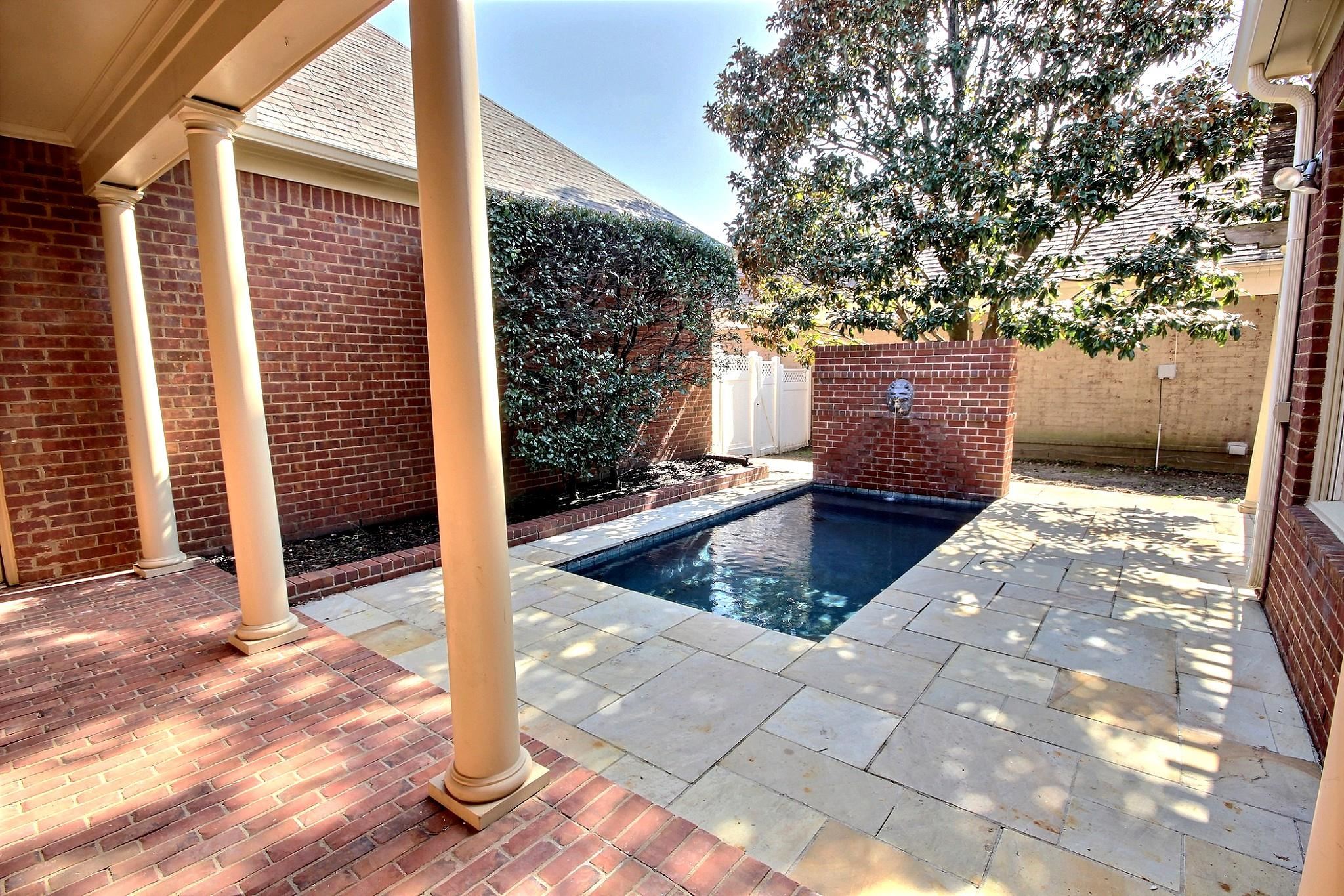 302 Colbert Street East Collierville, TN 38017 - Photo 23 of 33 Designer pool with fountain