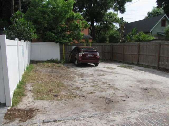 $1,100 | 524 3rd Street North, Unit D, St. Petersburg, FL 33701