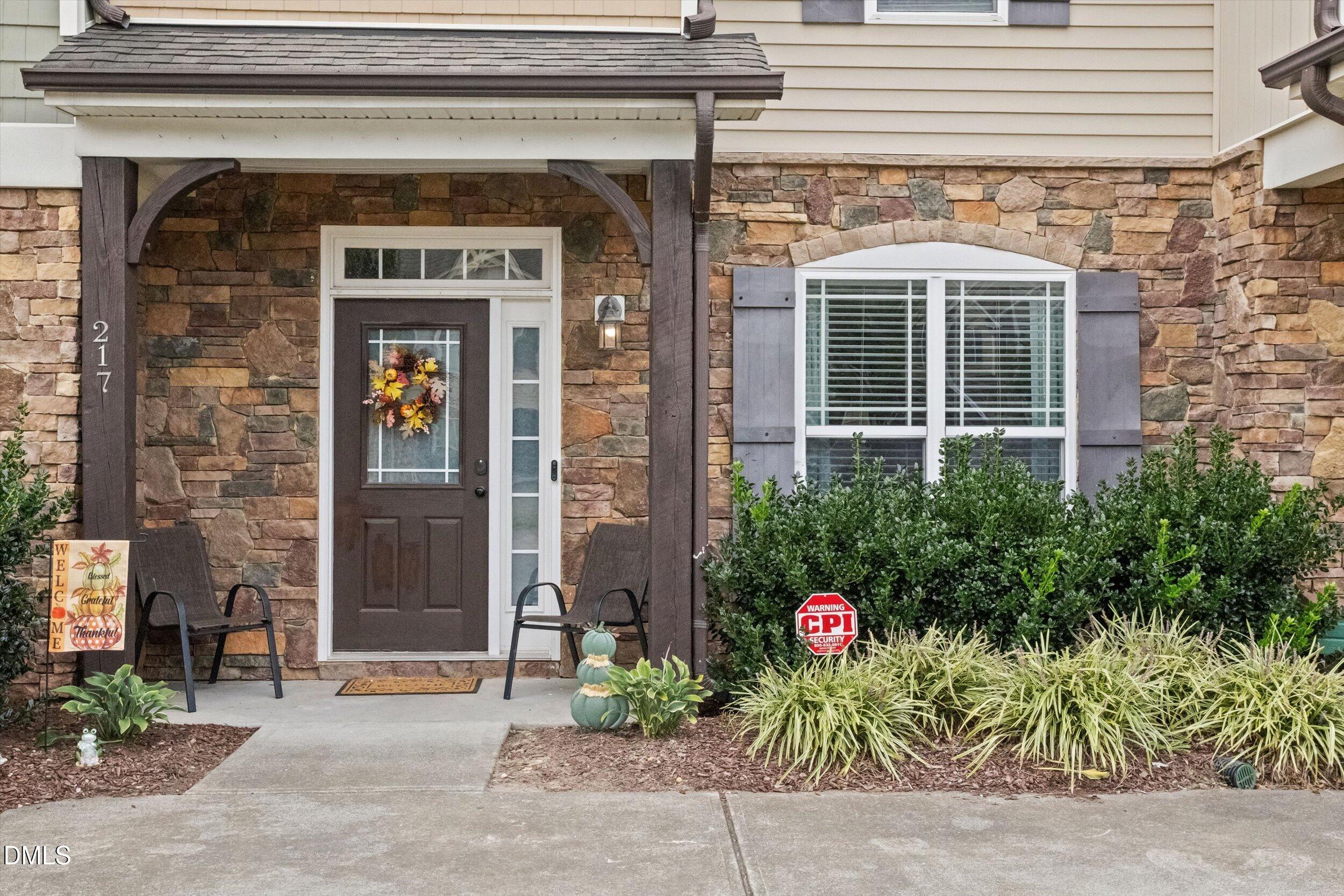 217 Morgan Brook Way Rolesville, NC 27571 - Photo 4 of 47 04-217 Morgan Brook Way_10102026_17