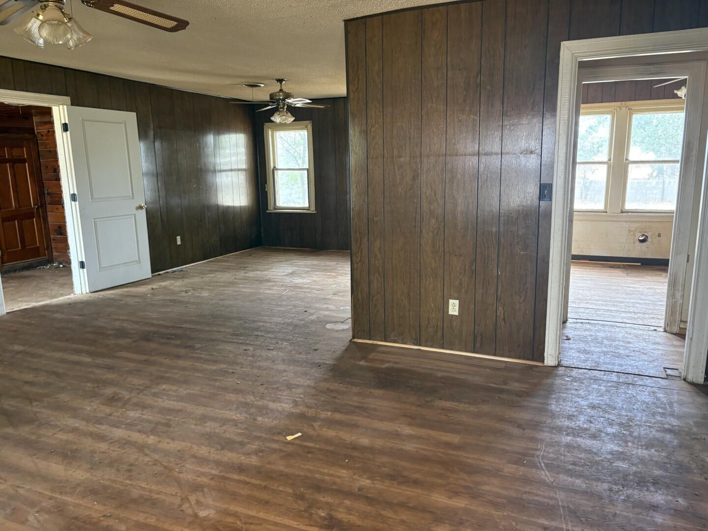 916 16th Street Seagraves, TX 79359 - Photo 7 of 14 Dining Room