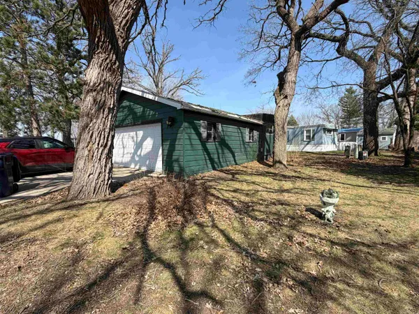 $64,900 | 122 Falling Creek Circle, Janesville, WI 53548