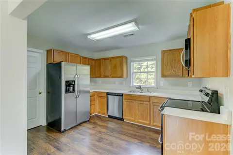 $1,950 | 524 Stillgreen Lane, Charlotte, NC 28214