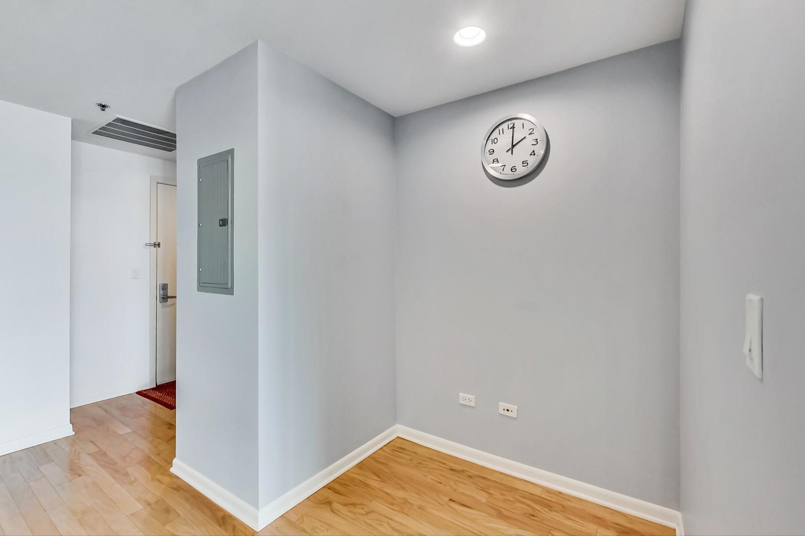225 South Sangamon Street, Unit 802 Chicago, IL 60607 - Photo 11 of 25