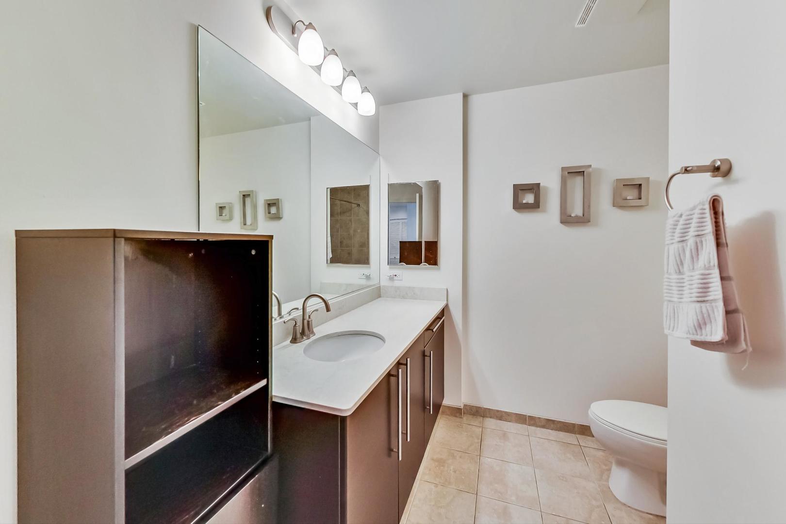225 South Sangamon Street, Unit 802 Chicago, IL 60607 - Photo 17 of 25