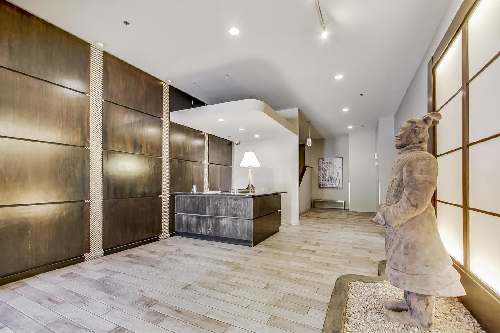 225 South Sangamon Street, Unit 802 Chicago, IL 60607 - Photo 2 of 25
