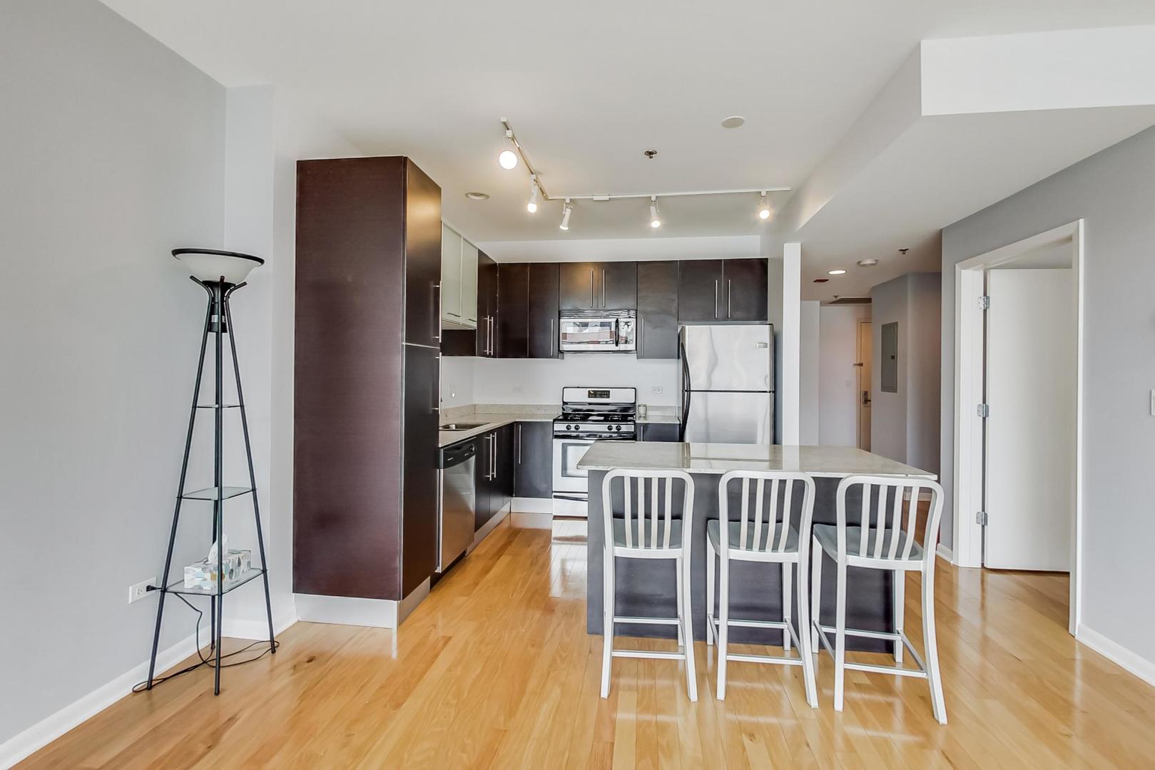 225 South Sangamon Street, Unit 802 Chicago, IL 60607 - Photo 7 of 25