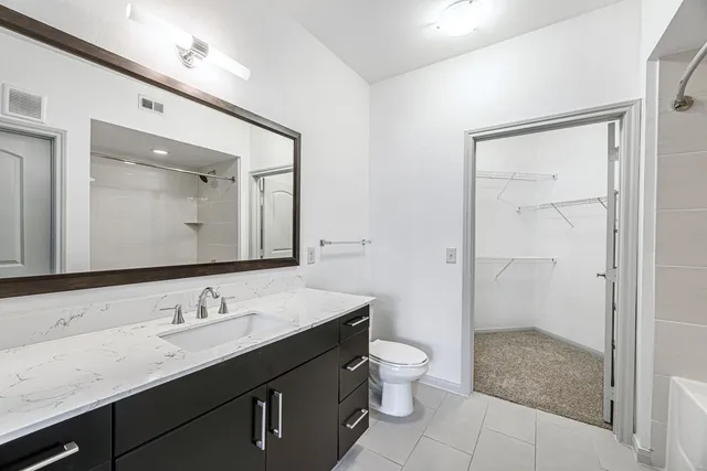 $1,295 | 8877 Lakes At 610 Drive, Unit 232, Houston, TX 77054