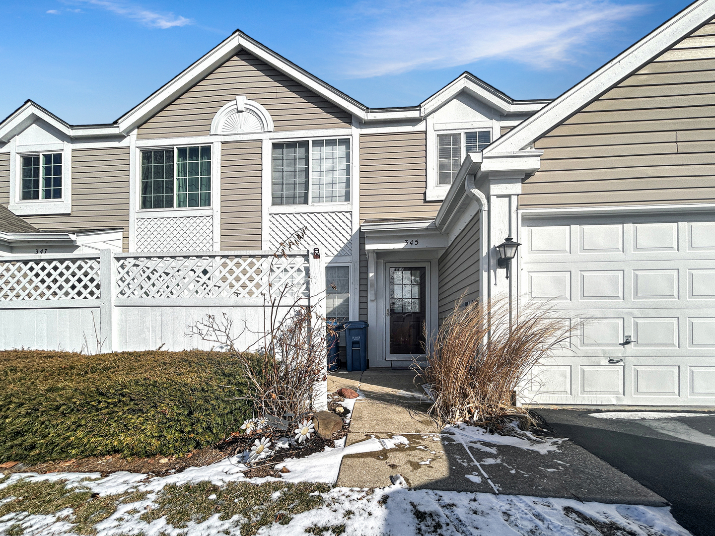 345 North Gregory Street Aurora, IL 60504 - Photo 2 of 9