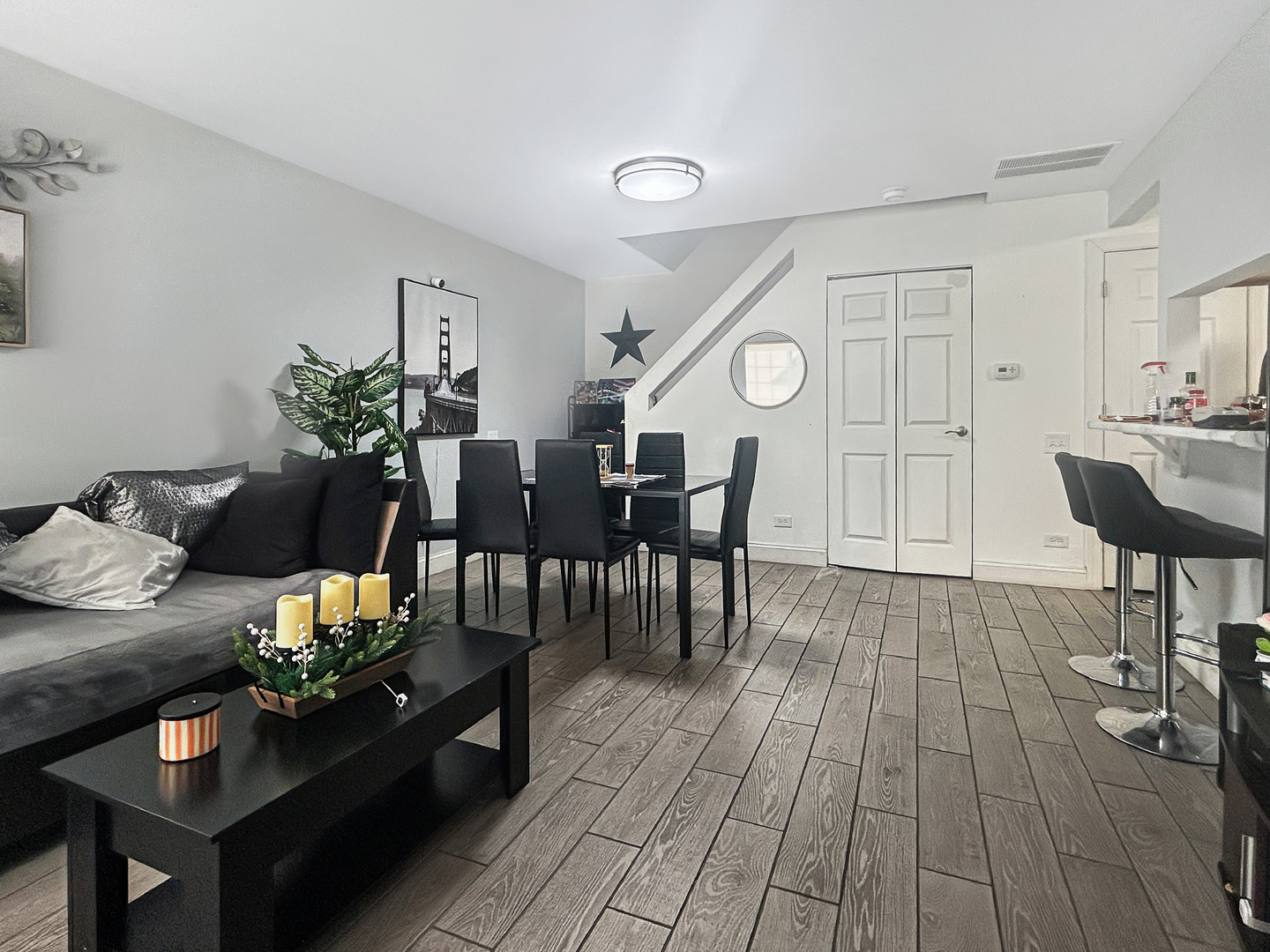 345 North Gregory Street Aurora, IL 60504 - Photo 3 of 9