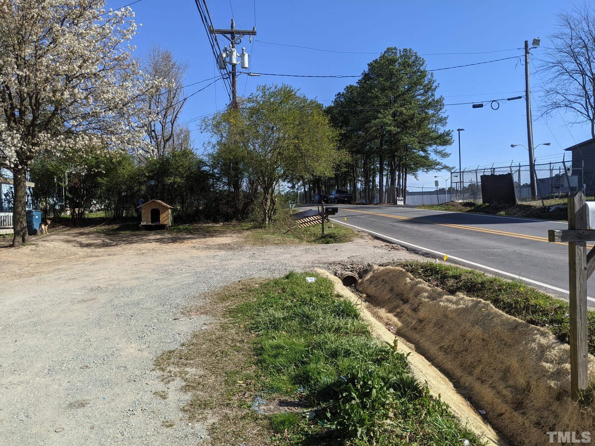 215 North Hoover Road Durham, NC 27703 - Photo 3 of 5
