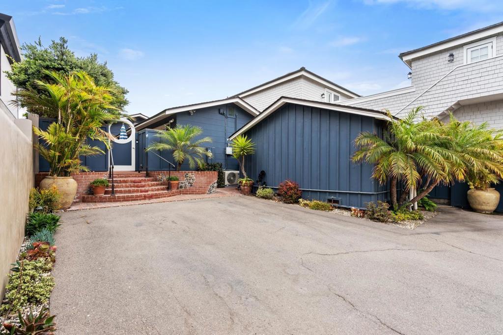 2028 Ocean Front Del Mar, CA 92014 - Photo 29 of 32 front view of a house with a street